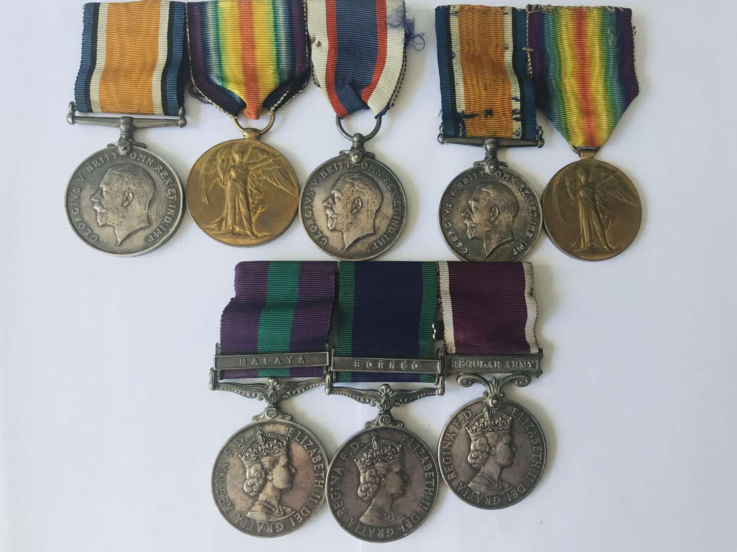 A group of medals to 3 members of the same family