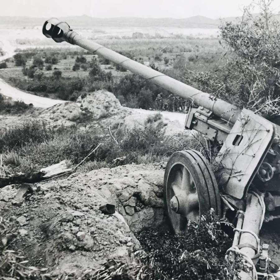 British press photo of 75 mm PAK Tunisia, 1943