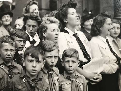 HJ and BDM members crowd photo 1941