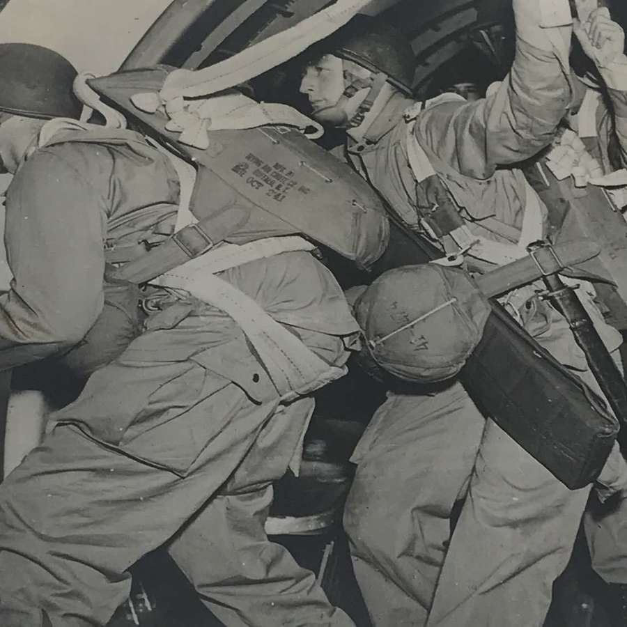 Press photo of American paratroopers, 1943