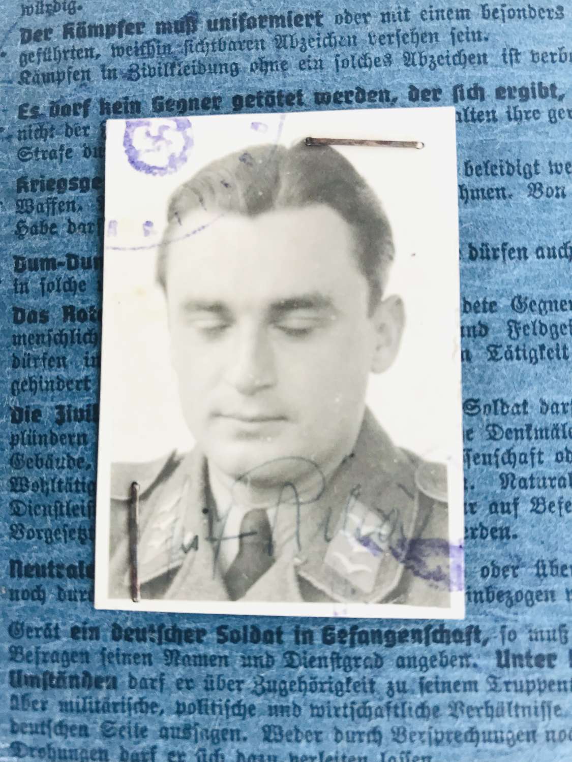 Luftwaffe Soldbuch of Unteroffizier Fritz Riha KG 30