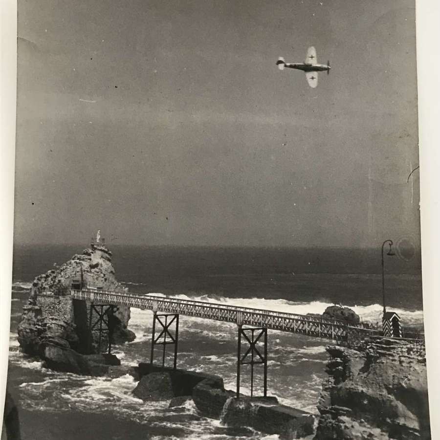 German press photo of ME 109 south of France, 1943