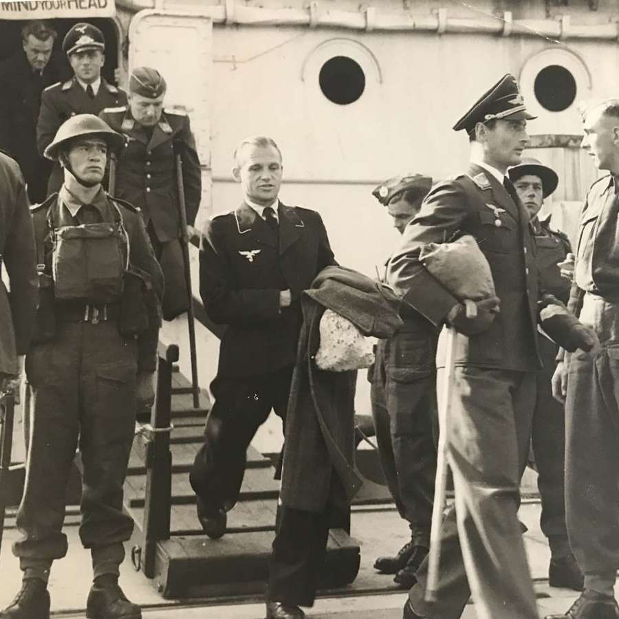 British Press photo of failed prisoner exchange, 1941