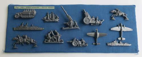 Set of 12 Wehrmacht day badges /Toys 23/3/1941 in plastic
