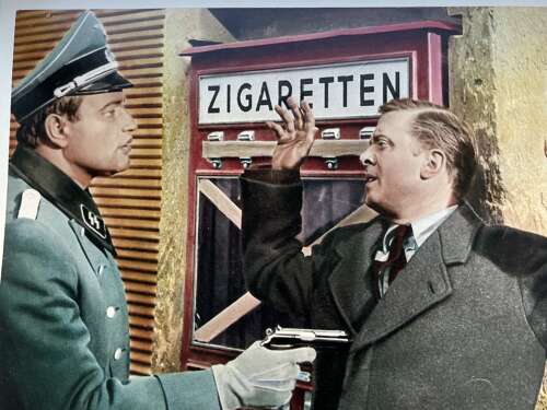 A lobby card from the classic film (the great escape )1963