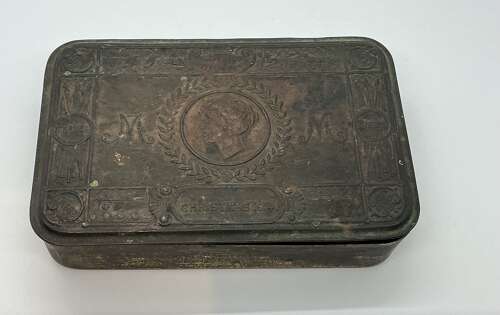 Tarnished 1914 Mary Christmas tin