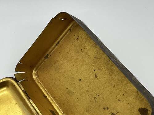 Tarnished 1914 Mary Christmas tin
