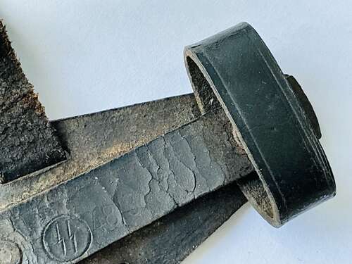 Original SS men’s vertical dagger hanger